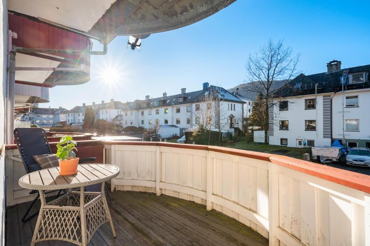 Apartamento With 2 Bedrooms And Balcony Bergen